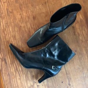 Nine West black booties (9.5)